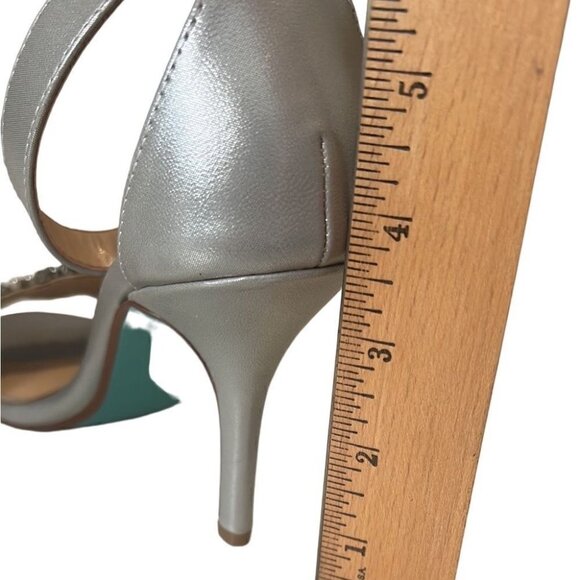 Betsey Johnson Juno Silver Embellished Beaded High Heels Size 6.5 - Picture 5 of 13